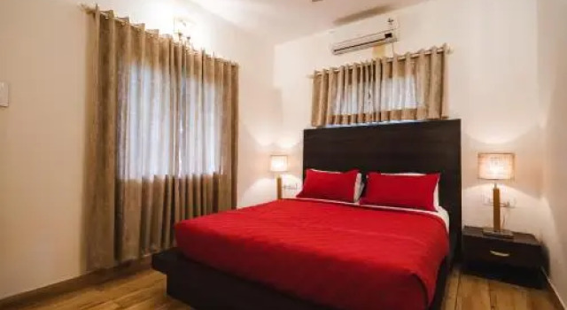 Hangout Villas, Varaa Hotelli Hotellit New Delhi uima-altaalla, Uima-allas