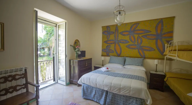 Четырёхместный номер Standard с балконом B&B La Residenza Torchiara