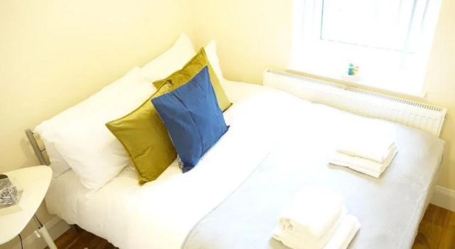 Heathrow Ensuite Rooms- Auto check in, Забронировать Отель Отели High Weald с парковкой, Парковка