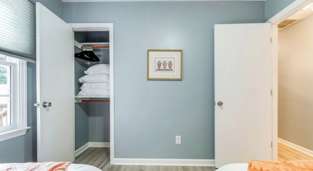 Home w/ Pet-friendly Yard, 1 Mi to Dtwn Raleigh!