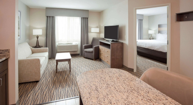Двухместный люкс c 1 комнатой GrandStay Hotel & Suites