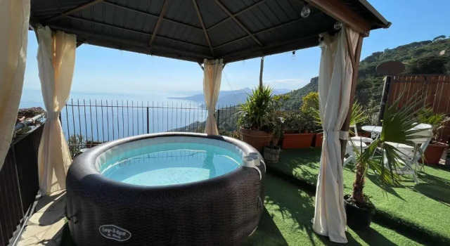 B&B Roomantic & Piscina Idromassaggio