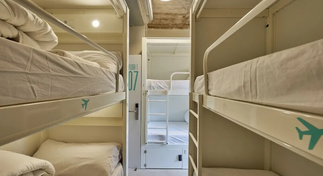 Hostelfly Madrid Airport, Забронировать Отель Барахас Мадрид, рядом с Aeropuerto T1-T2-T3 Metro Station