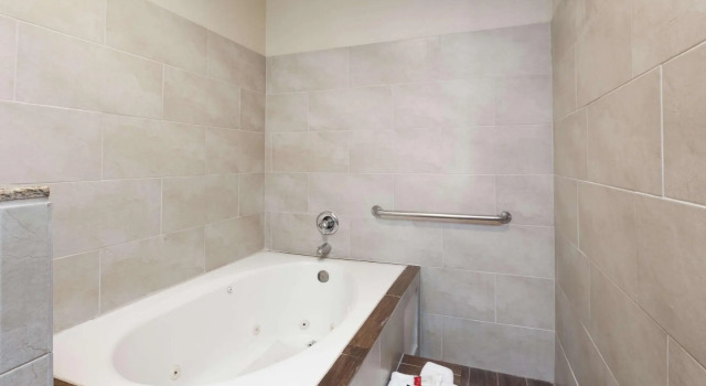 Двухместный номер Deluxe Super 8 by Wyndham Bakersfield South CA