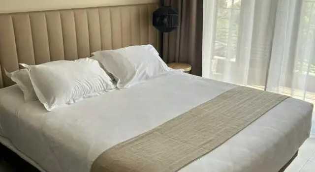 Номер Classic с балконом Hôtel Spa Restaurant La Madrague