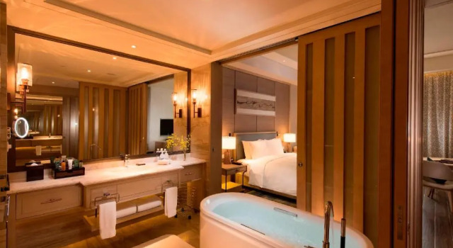 Двухместный номер Standard Hilton Yuxi Fuxian Lake