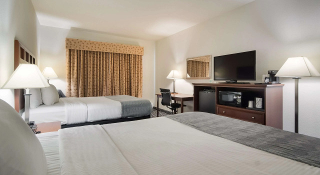 Четырёхместный номер Standard Best Western Comanche Inn