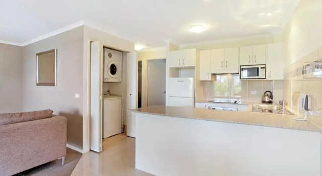 South Pacific Apartments Port Macquarie, Забронировать Апартаменты/квартира Отели Порт-Маккуори с парковкой, рядом с Oxley Beach, Парковка