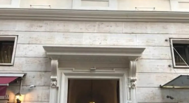 Aurora Luxury Suites, Забронировать Отель Отели Рима с парковкой, рядом с Galleria Alberto Sordi, Парковка