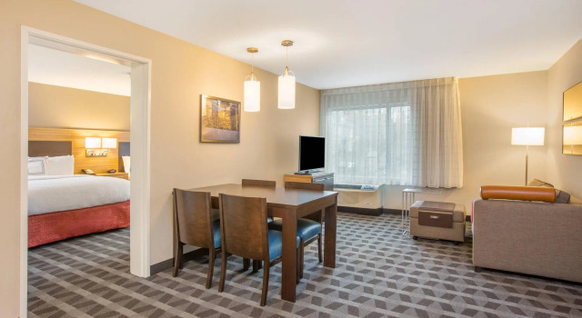 Четырёхместный люкс c 1 комнатой TownePlace Suites by Marriott Olympia
