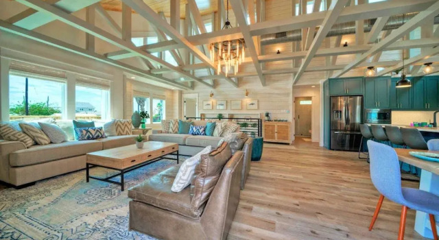 Private Pool, Walk to Beach, 6bdr, Main+guest House Third Sandbar by Avantstay, Rezerwuj Dom wakacyjny Wille w Houston, Willa