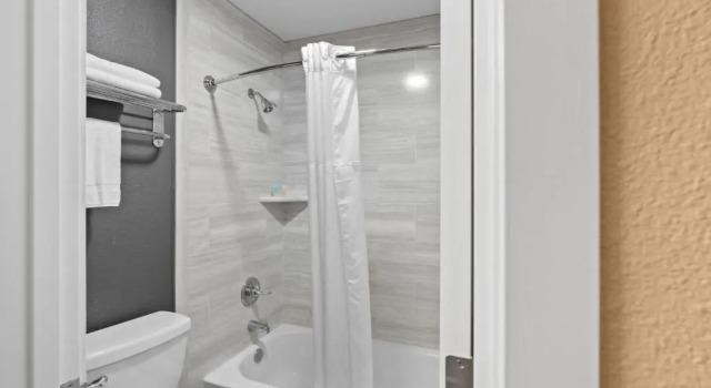 Номер Standard Basecamp Puyallup a Travelodge by Wyndham