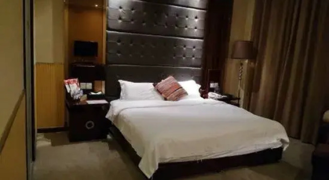 Taizhou Peace International Hotel, Prenota Hotel Hotel a Taizhou con parcheggio, Parcheggio