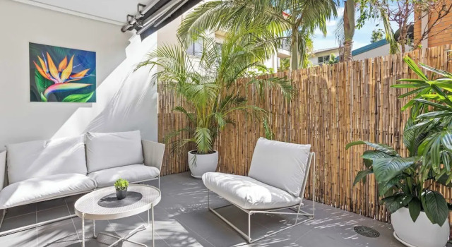 Апартаменты с 2 комнатами Private Burleigh Retreat a Walk to Beach