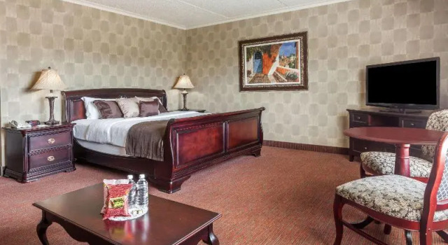 Номер Standard Ramada by Wyndham Fredericton