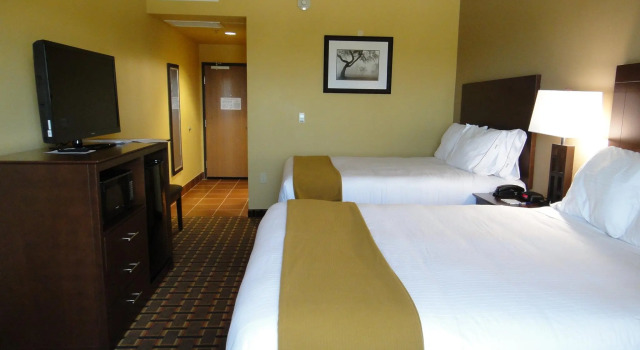 Четырёхместный номер Standard Holiday Inn Express & Suites George West by IHG