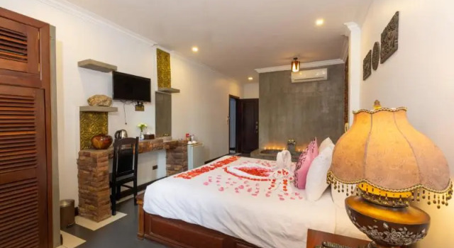 Двухместный номер Deluxe с балконом и с видом на бассейн The Five Senses Boutique Hotel