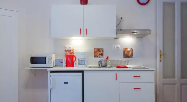 Апартаменты PARKING, AC, WIFI FLAT NEXT TO ANDRASSY Ave