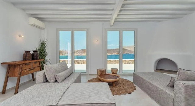 Вилла Private Villa Beachfront 30steps to Alemagou Beach