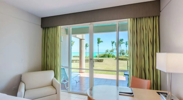 Четырёхместный номер Standard с видом на сад Hilton Ponce Golf & Casino Resort