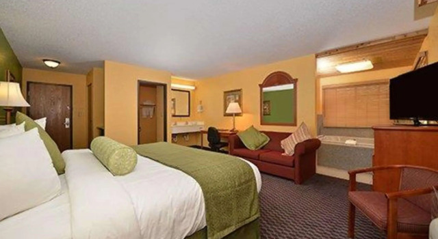Двухместный люкс Quality Inn & Suites Grinnell near University