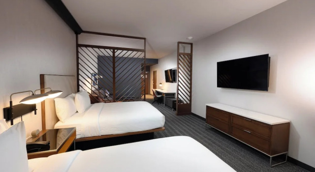 Люкс Courtyard by Marriott Charlotte Waverly