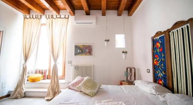 Двухместный номер Deluxe с балконом Redmood Guesthouse
