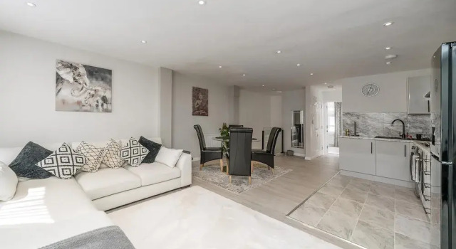 Modern South Wimbledon Stay