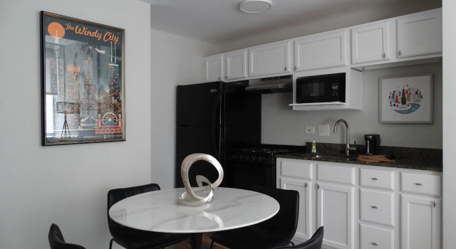 Люкс с 2 комнатами Pittsfield Apartments + Suites