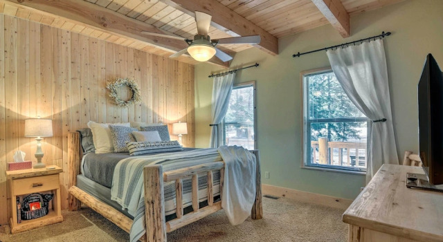 Duck Creek Village Cabin: Hike, Ski, & Bike!, Boek Hotel Hotels in Kane County met parkeren, Parkeren