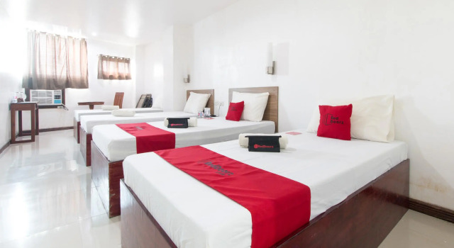 Семейный номер Standard RedDoorz Plus near Vigan City Commercial Center