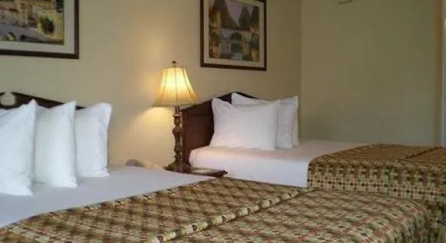 Полулюкс Quality Inn Bessemer I-20 exit 108