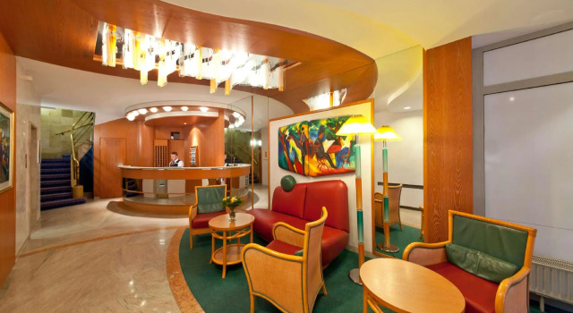 Hotel Boulevard, Забронировать Отель Отели Штутгарта с парковкой, рядом с Церковь Стифтскирхе, Парковка