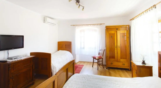 Apartments Villa Kastav in Old town center with sea view and parking, Забронировать Апартаменты/квартира Отели Приморско-Горанской жупания с парковкой, Парковка