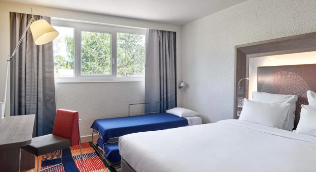 Четырёхместный номер Comfort B&B HOTEL Cergy Port 4 étoiles