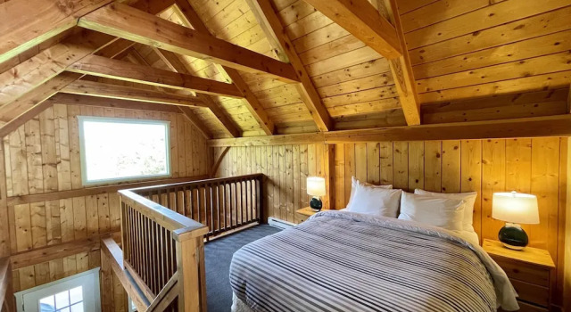 Best Coast Cabin, Забронировать Отель Отели Уклуэлет 4 звезды, рядом с Huu-Mees-Ma-As Native Art Gallery, 4*