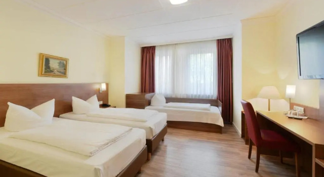 Трёхместный номер Standard Hotel Schumacher Düsseldorf