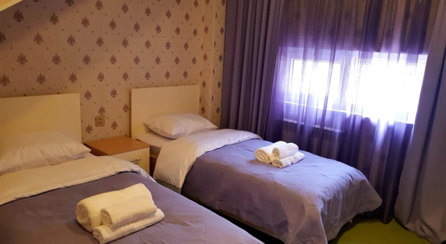Baku Rest Hotel, Prenota Hotel Baku Azerbaigian, vicino a Piazza della Bandiera Statale