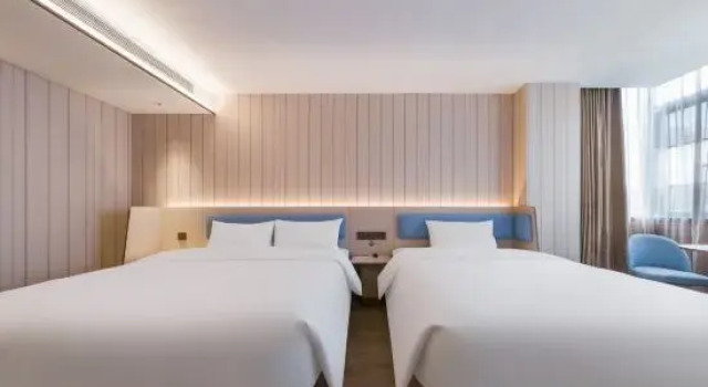 Люкс HanTing Hotel (Linhai Yintaicheng)