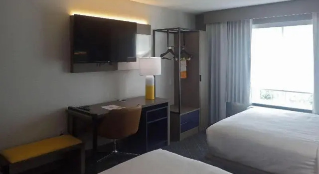 Четырёхместный люкс Comfort Inn & Suites Hampton near Coliseum