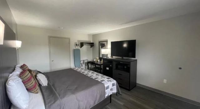 Номер Standard Embassy Inn - Hohenwald