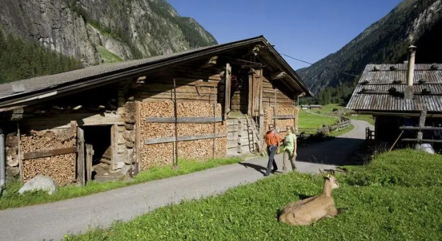 Peaceful Apartment in Mayrhofen with Terrace, Забронировать Апартаменты/квартира Отели Майрхофен с парковкой, Парковка