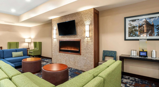 Comfort Inn and Suites Ames near ISU Campus