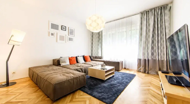APLEND CITY Hviezdoslavovo námestie