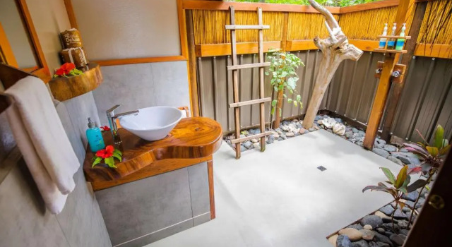 Бунгало рядом с пляжем Barefoot Manta Island Resort