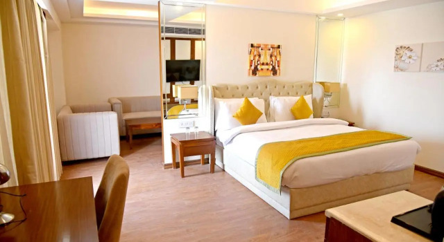 Cygnett Inn Paras, Varaa Hotelli Mājra Uttarakhand
