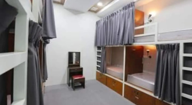Кровать в общем номере Little Yangon Hostel