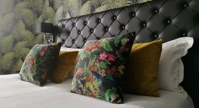 Полулюкс Logis Hôtel Lodge La Valette