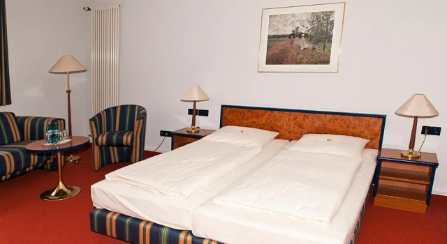 Hotel Falkenstein, Book Hotel Hoteller i Falkenstein med parkering, Parkering