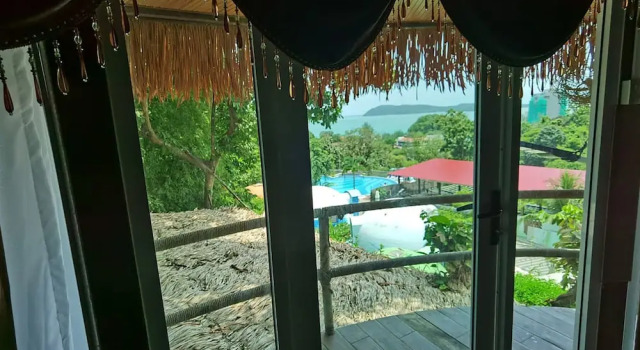 Люкс Luxury с балконом MyRus Resort Langkawi